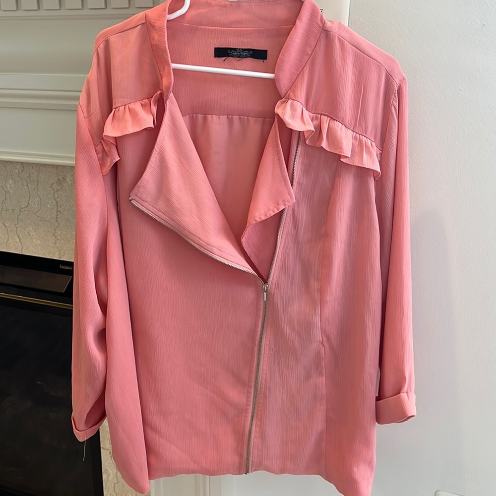 Louise Paris super cute light jacket in salmon-pink colour. Size 3X